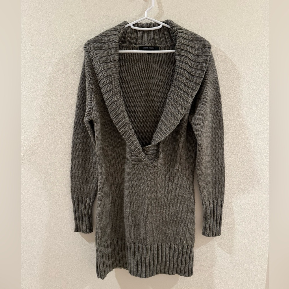 V- neck Knit Dress
